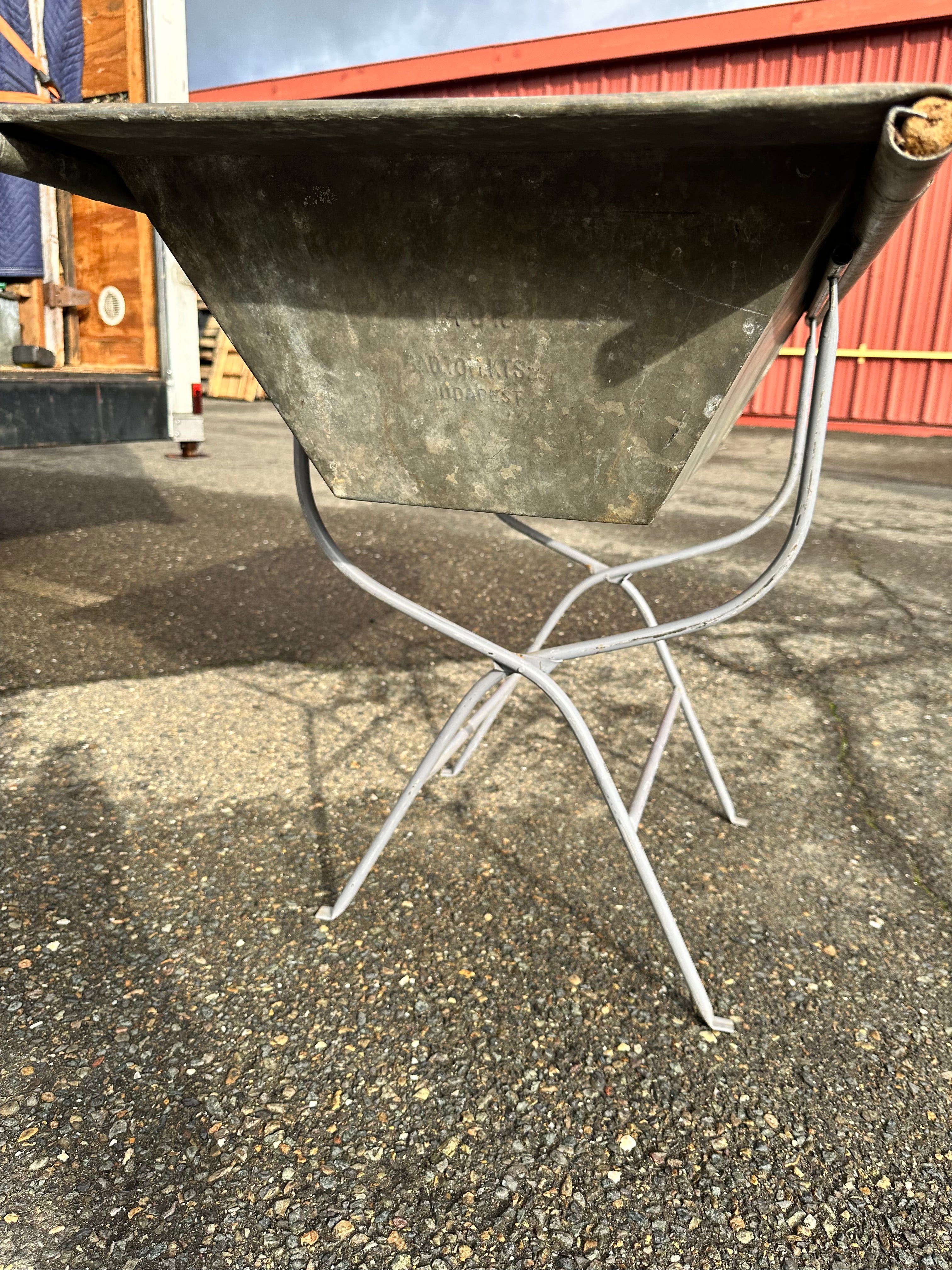 Hungarian Tub with Stand